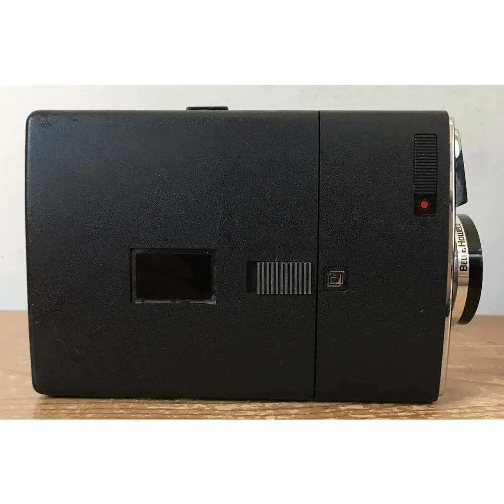 Vtg Bell Howell Autoload 670 XL Japanese Super 8mm Film Camera w Case UNTESTED
